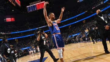 世界杯直播官网app下载中心-单场45分再现疯狂表演，入围75大库里不负盛名