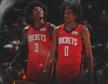 世界杯直播官网app下载中心-格林低迷莫布利闪光 众新秀揭幕战表现各有千秋